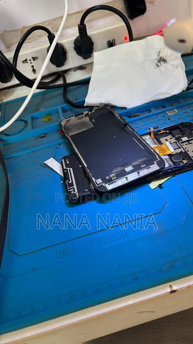 Phone and Laptop Repairs · Photo 1
