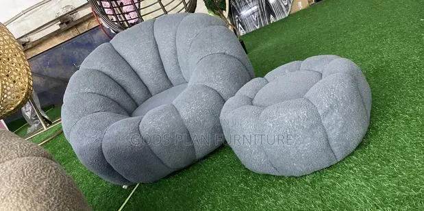Accent Chair · Photo 1
