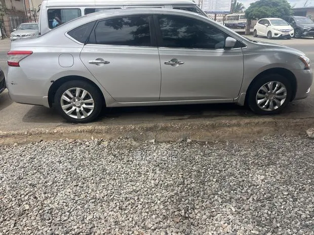 Nissan Sentra 2015 Silver · Photo 1