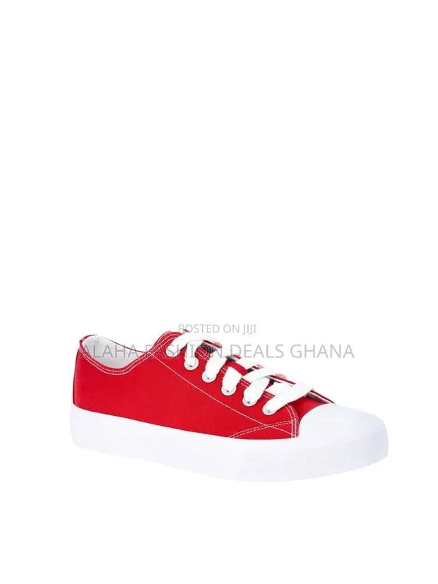 No Boundaries Women's Classic Lace-Up Sneakers · Photo 1