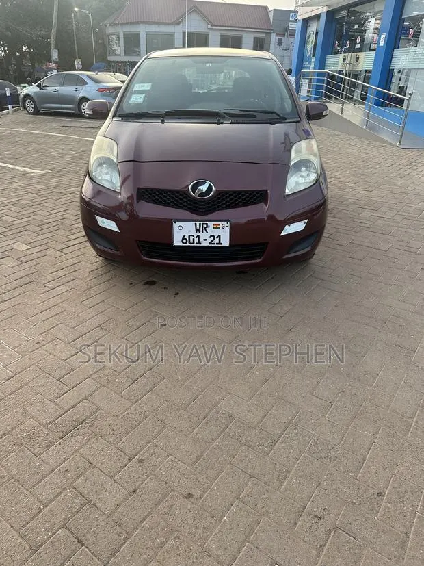 Toyota Vitz 2010 Orange · Photo 1