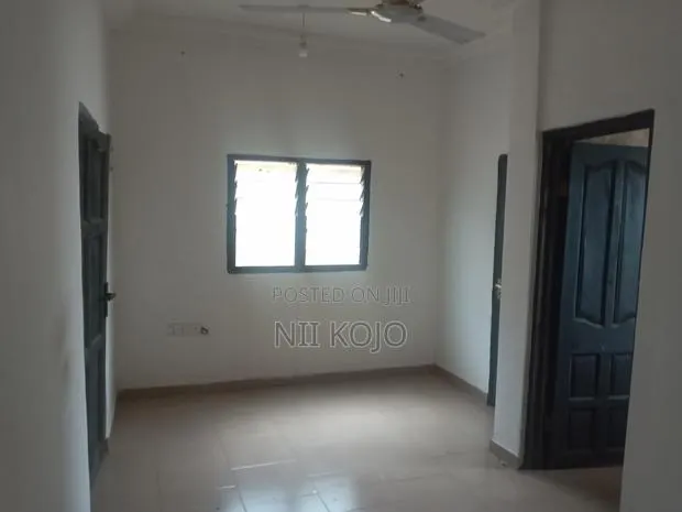 Single Room Self Contain · Photo 3
