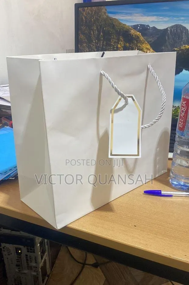 A4 Bag White Black · Photo 1