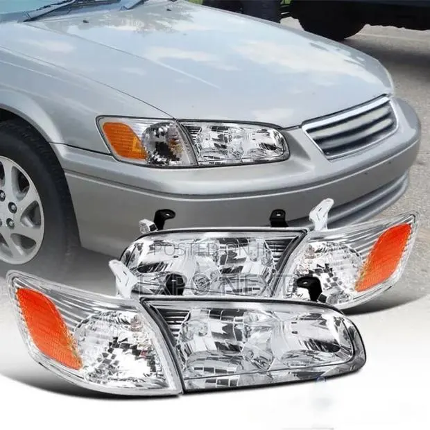 Toyota Camry 2000-2001 Head Light · Photo 1