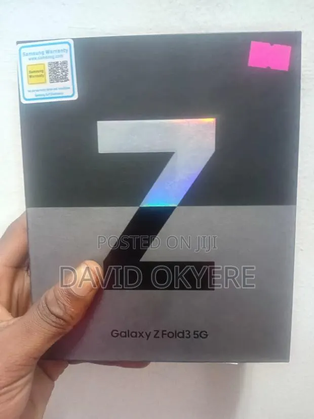 New Samsung Galaxy Z Fold3 5G 256 GB Black · Photo 1