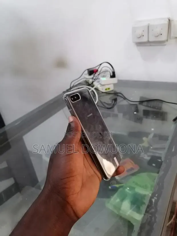 Huawei nova 2S 128 GB Black · Photo 1