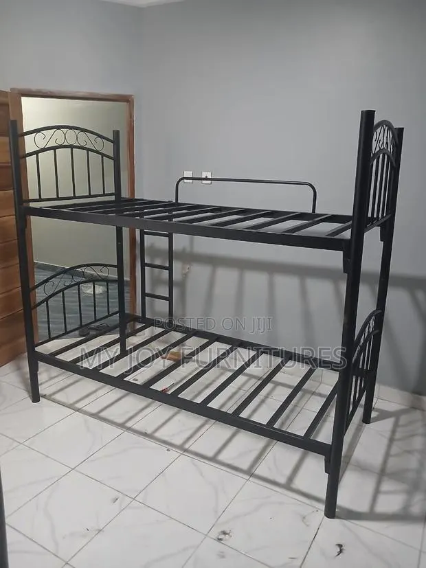 Metallic Bunk Bed · Photo 1