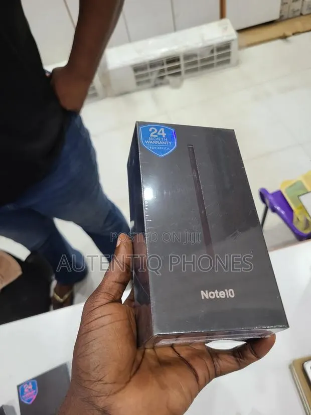 New Samsung Galaxy Note 10 5G 256 GB Silver · Photo 1