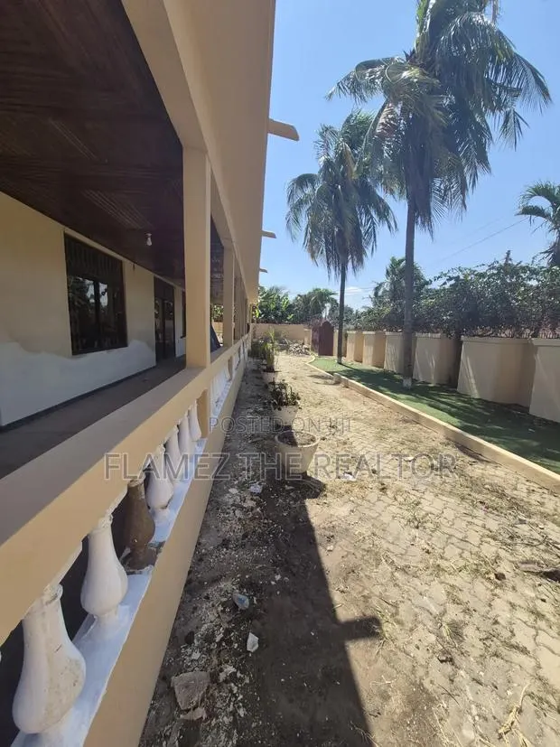 4bdrm House in Petroleum, Mile 7 for rent · Photo 1