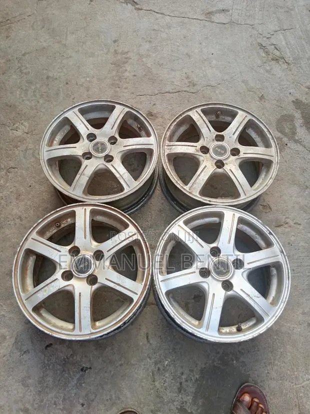 Four Holes Rim 14" Silver · Photo 1