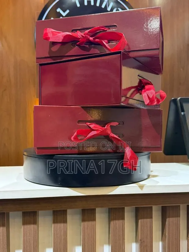 Red Small Size Gift Box · Photo 1