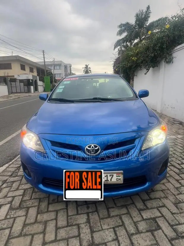 Toyota Corolla LE 4dr Sedan (1.8L 4cyl 4A) 2012 Blue · Photo 1