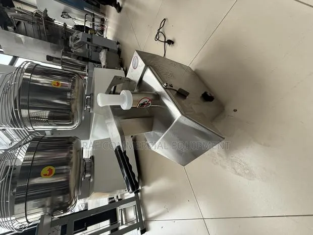 Plantain Slicer/Vegetable Cutter · Photo 1