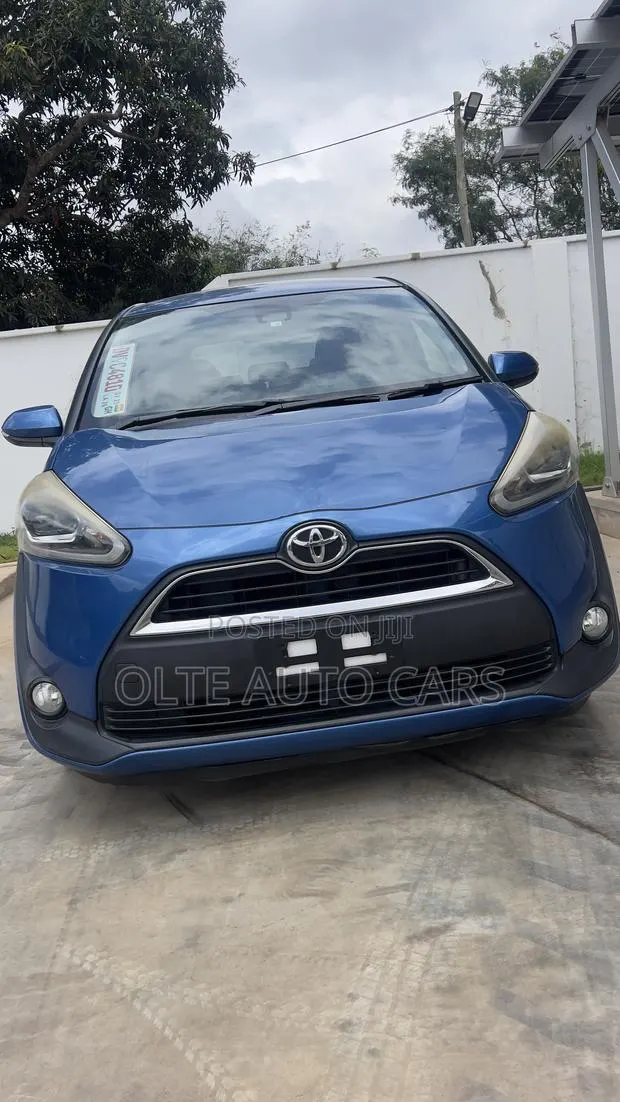 Toyota Sienta 1.5 AWD 2016 Blue · Photo 1