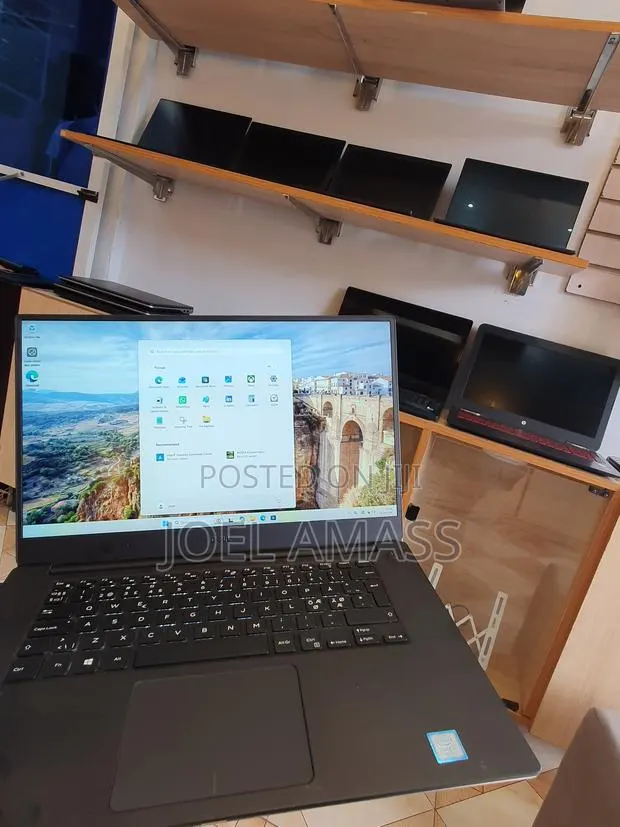 Laptop Dell XPS 15 (9560) 8GB Intel Core i7 SSD 512GB · Photo 1