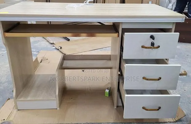 Office Table · Photo 1