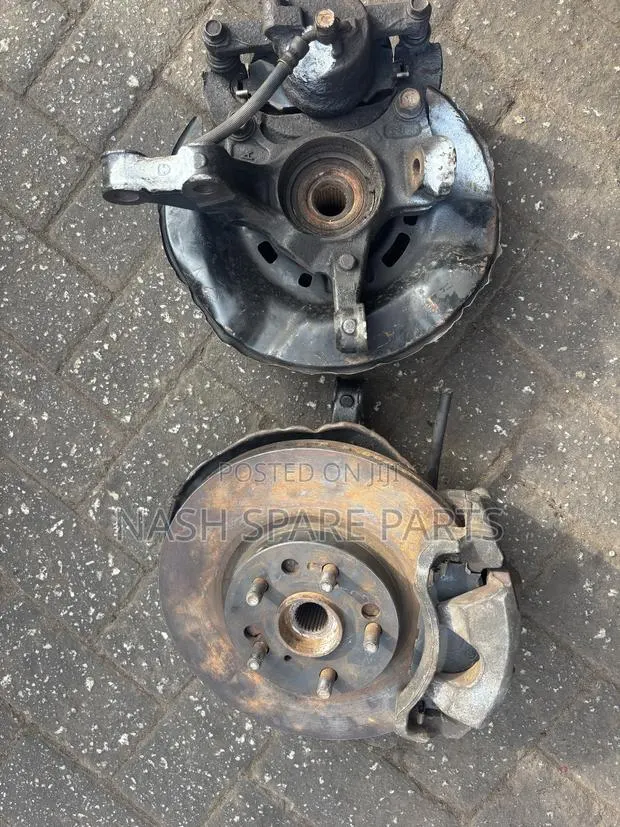 Toyota Corolla 2009 - 2013 Front Hub Complete · Photo 1
