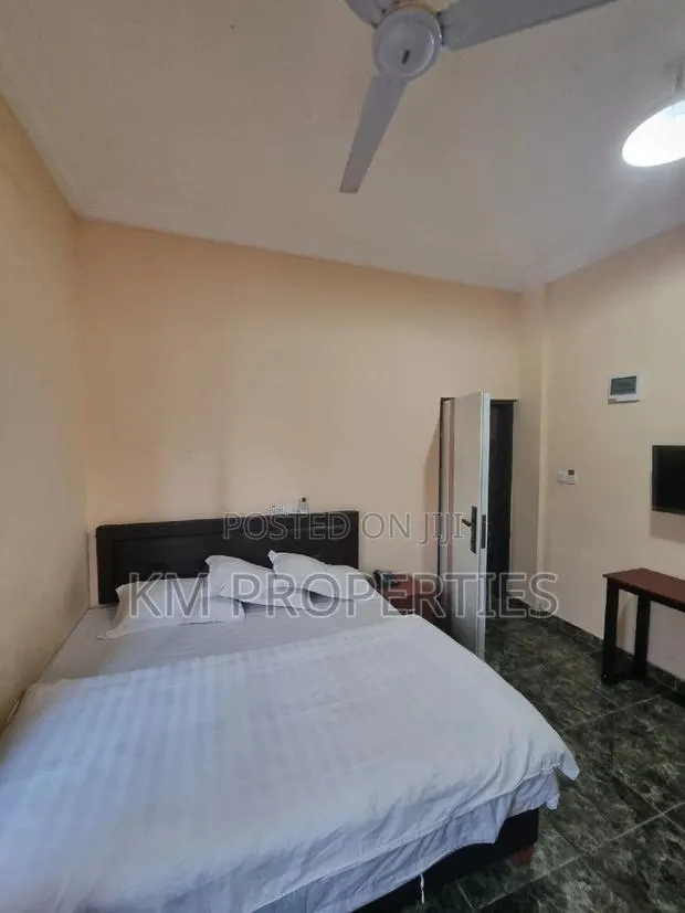 Furnished Single Studio Apartment West-Legon · Photo 1