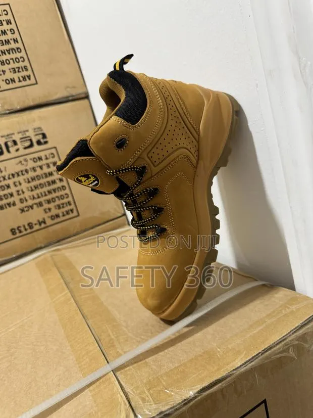 Safety Boot · Photo 1