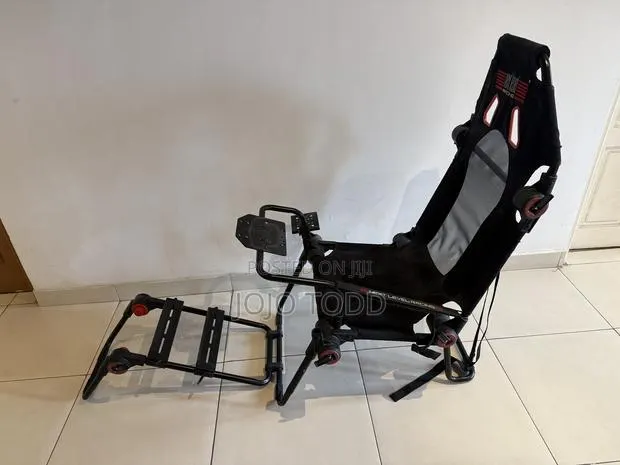 Next Level Racing GTLite Foldable Cockpit Seat · Photo 1