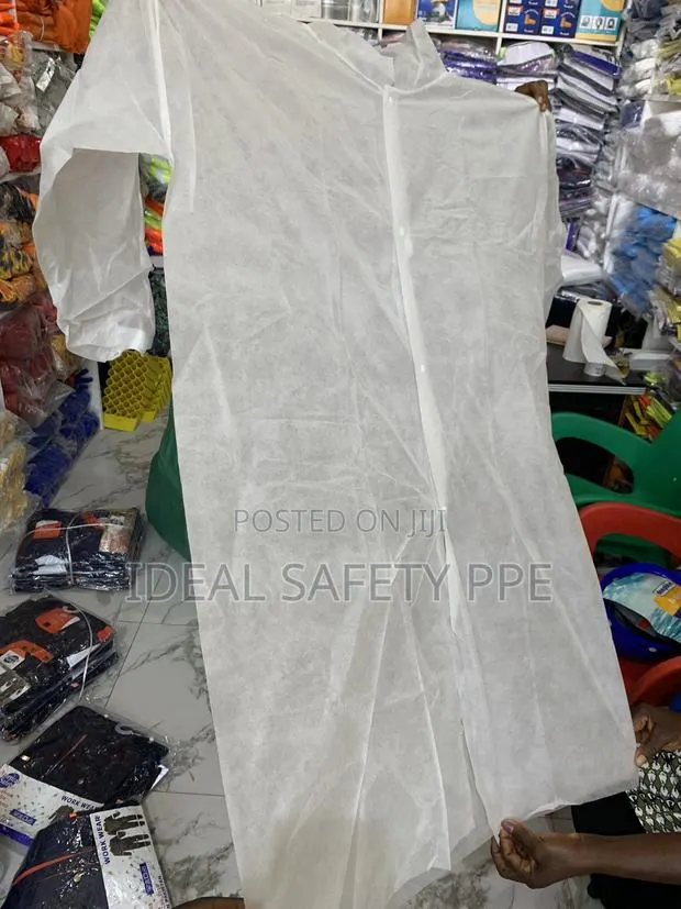 Disposable Lab Coat · Photo 2
