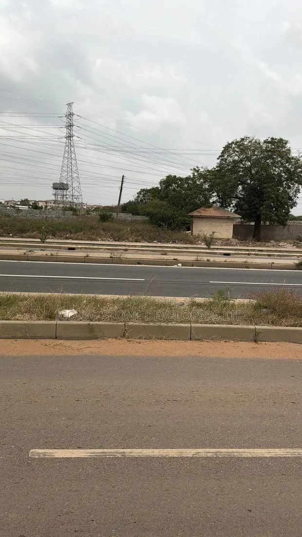 Plots of Roadside Land for Sale at Borteyman