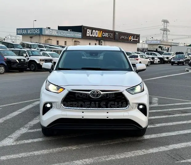 Toyota Highlander 2023 White · Photo 1