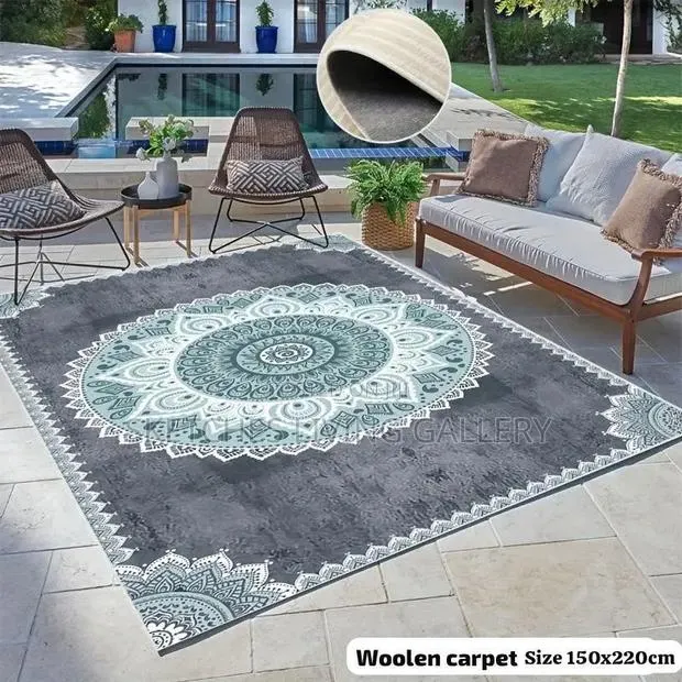 Soft Cozy Woolen Carpets · Photo 1