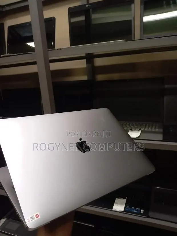 Laptop Apple MacBook Pro 2019 8GB Intel Core i5 SSD 256GB · Photo 1