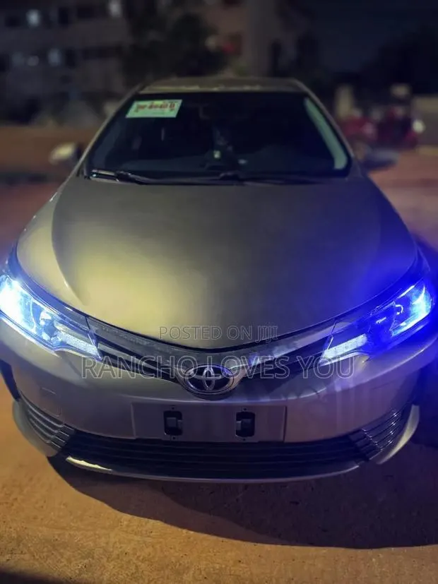 Toyota Corolla 2018 Ivory · Photo 1