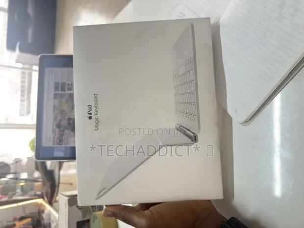 11 Inches Magic Keyboard for iPad Air M2/M3 · Photo 1