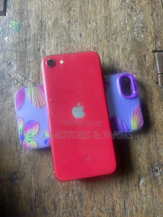 Apple iPhone SE (2020) 128 GB Red · Photo 1