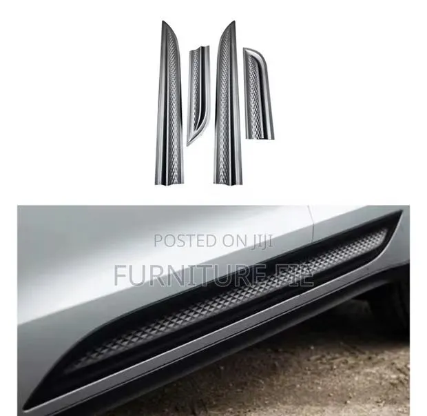 Porsche Macan 95B New Body Door Panel Strip Replacement · Photo 1