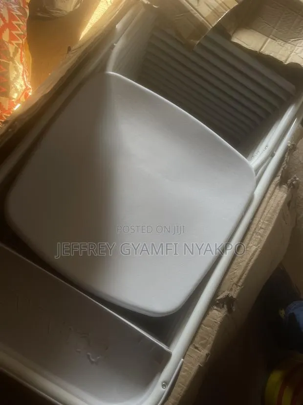 Event Chair Rental · Photo 1