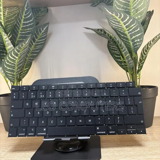 MacBook Air 13-Inch A2179 Keyboard – 2020 · Photo 1