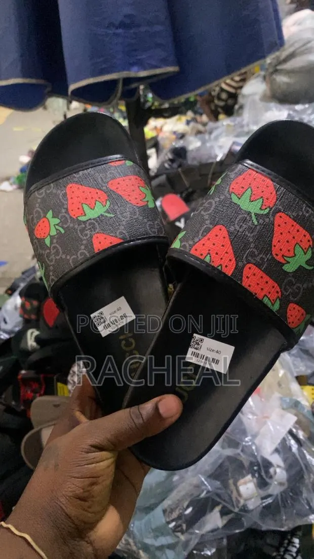 Unisex Foot Wears · Photo 1