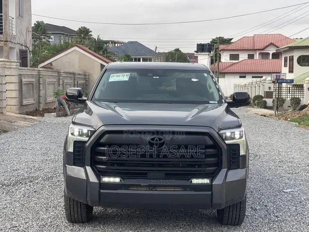 Toyota Tundra Hybrid 2024 Gray · Photo 1