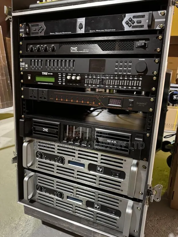 3800W Amlifier · Photo 1