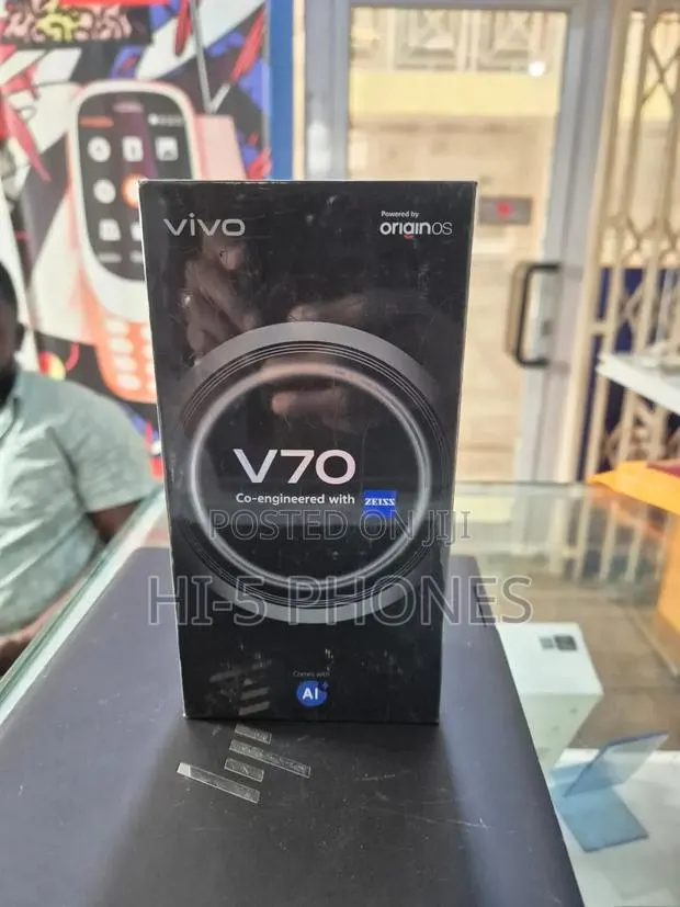 New Vivo V70 512 GB Gray · Photo 1