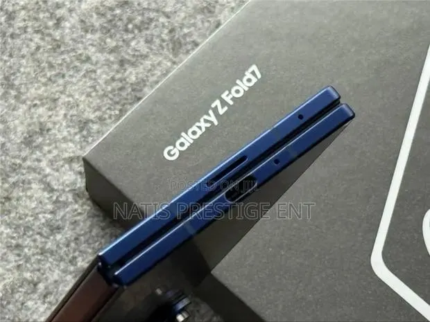 New Samsung Galaxy Z Fold7 512 GB Blue · Photo 1
