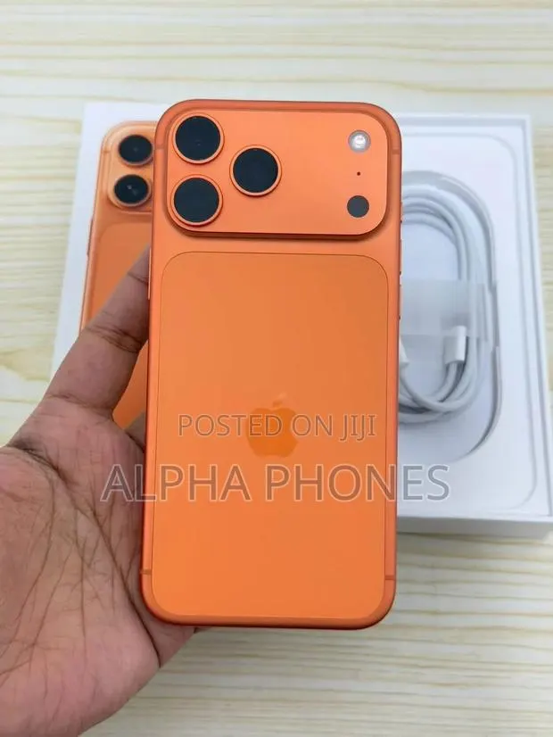 Apple iPhone 17 Pro Max 512 GB Orange · Photo 1