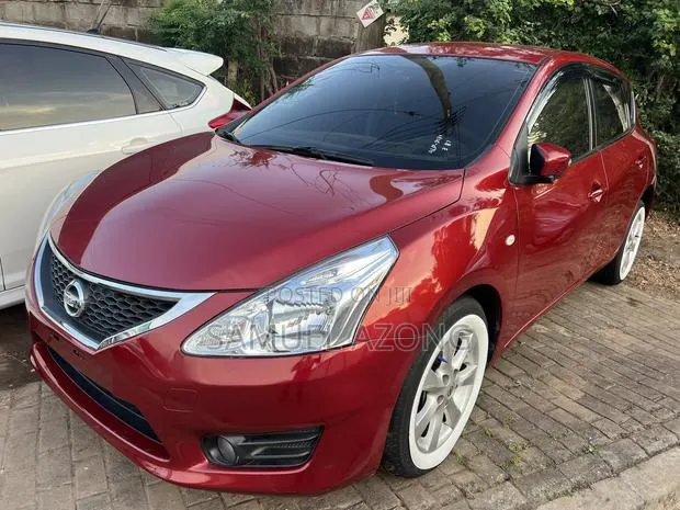 Nissan Tiida 1.5L 16V 2014 Red · Photo 1