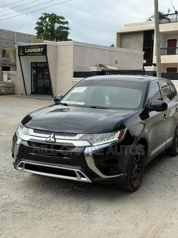 Mitsubishi Outlander ES AWC 2019 Black · Photo 1