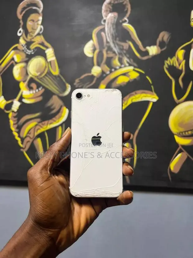 Apple iPhone SE (2022) 128 GB White · Photo 1
