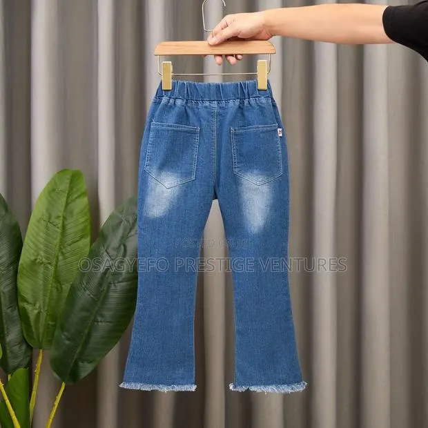 Girls’ Fashion Bootcut Jeans With Pearl Trim · Photo 2