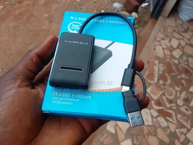 USB/ Type C to M.2 Converter · Photo 1