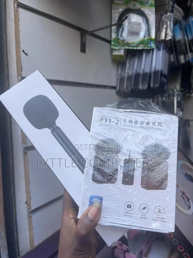 Original F11-2 Wireless Mic With Handheld Stick · Photo 1