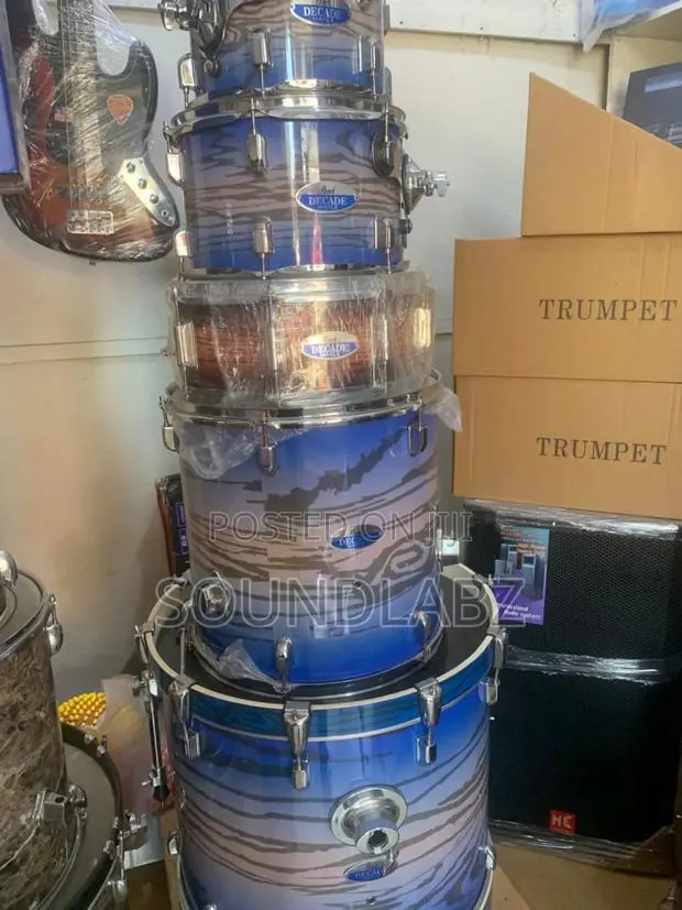 Pearl 5-Piece Drumset With 2cymbals · Photo 1