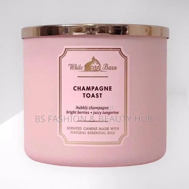 Bath and Body Works Scented Candle · Photo 1
