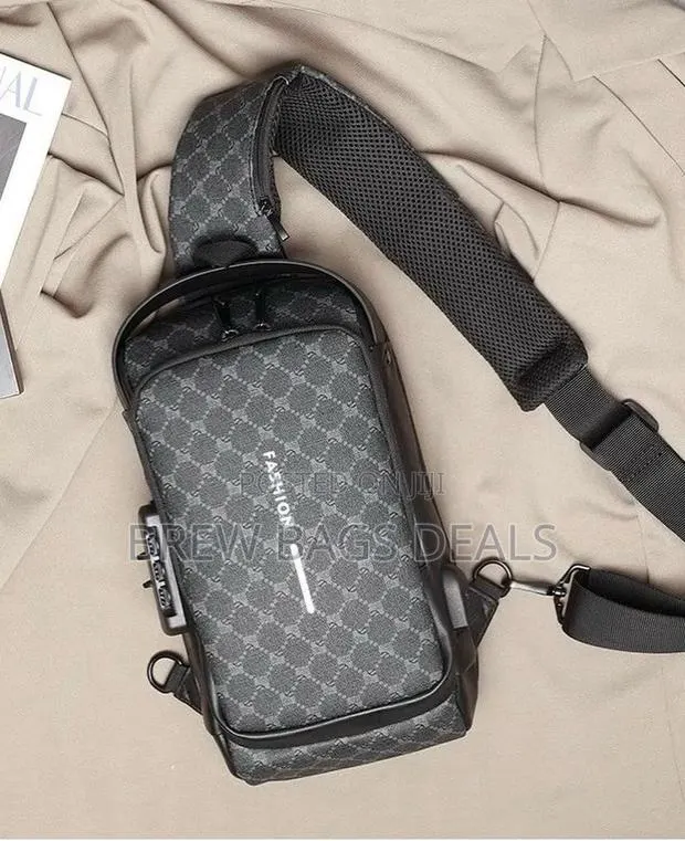 Original Branded Fashion Chest Bag With USB Port Waterproof · Photo 1